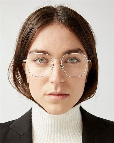 glasses for square face female.